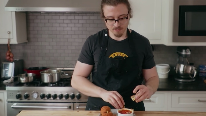 Alt="Most watched categories of YouTube"